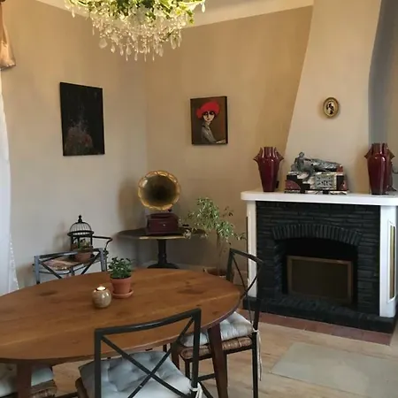 Maison Raphael Kafka Bed & Breakfast