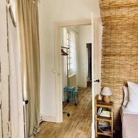 Maison Raphael Kafka Bed & Breakfast *